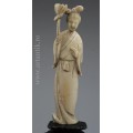 veche statueta Guan Yin. "netsuke". fildes natural. China